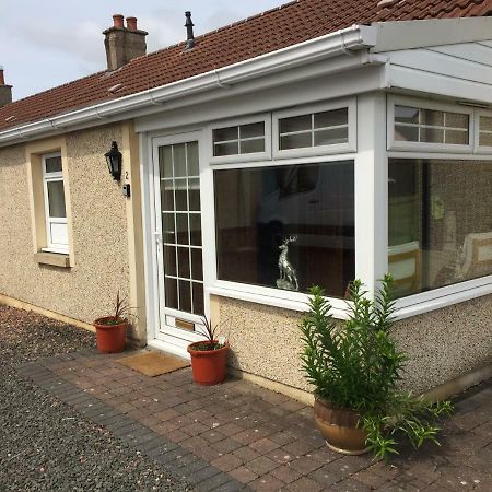 Pippin, Tranquil Scottish Cottage With Hot Tub Airdrie Exterior photo